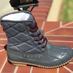 Duck boots